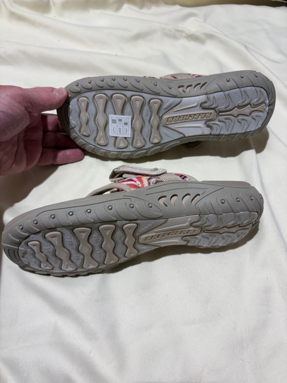 Skechers Gray Sandals with Pink Patterned Straps - Picture 3 of 3